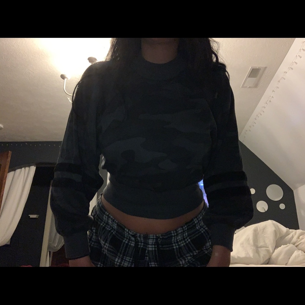 Cropped Sweatshirt